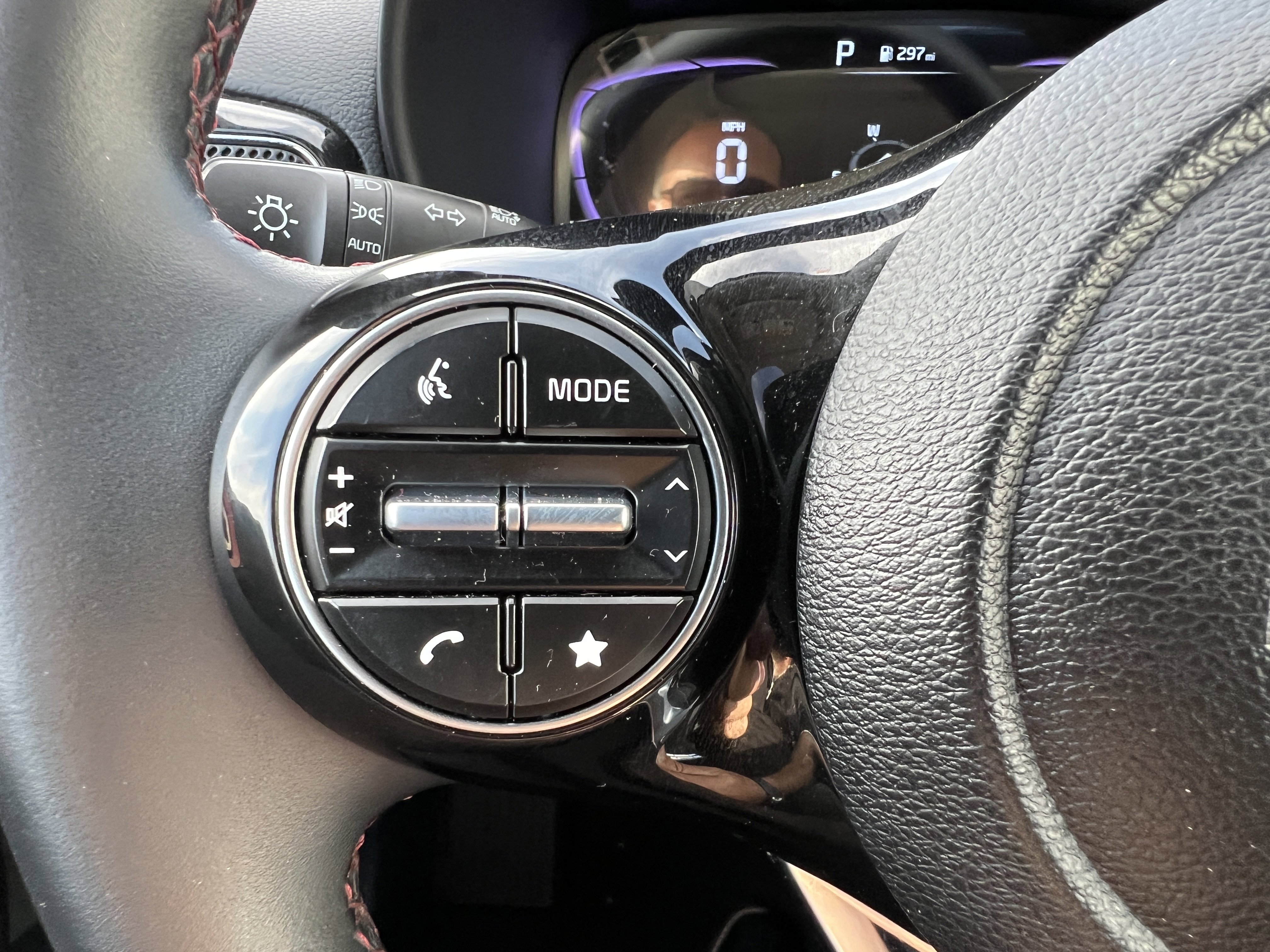 Certified 2025 Kia Soul GT-Line image 24