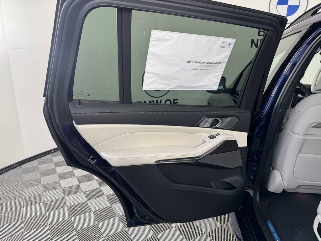 New 2027 BMW X7 xDrive40i w/ Executive Package AWD/4WD image 18