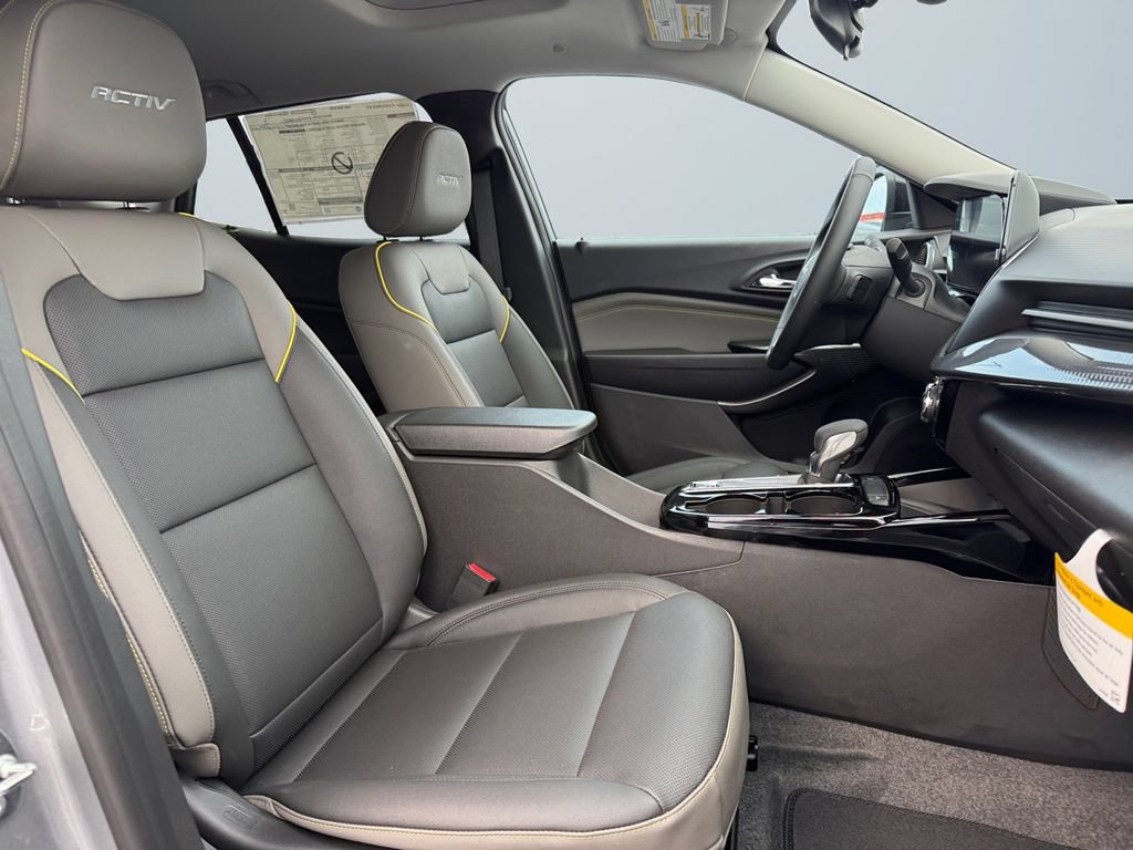 New 2026 Chevrolet Trax ACTIV w/ Sunroof Package FWD image 15