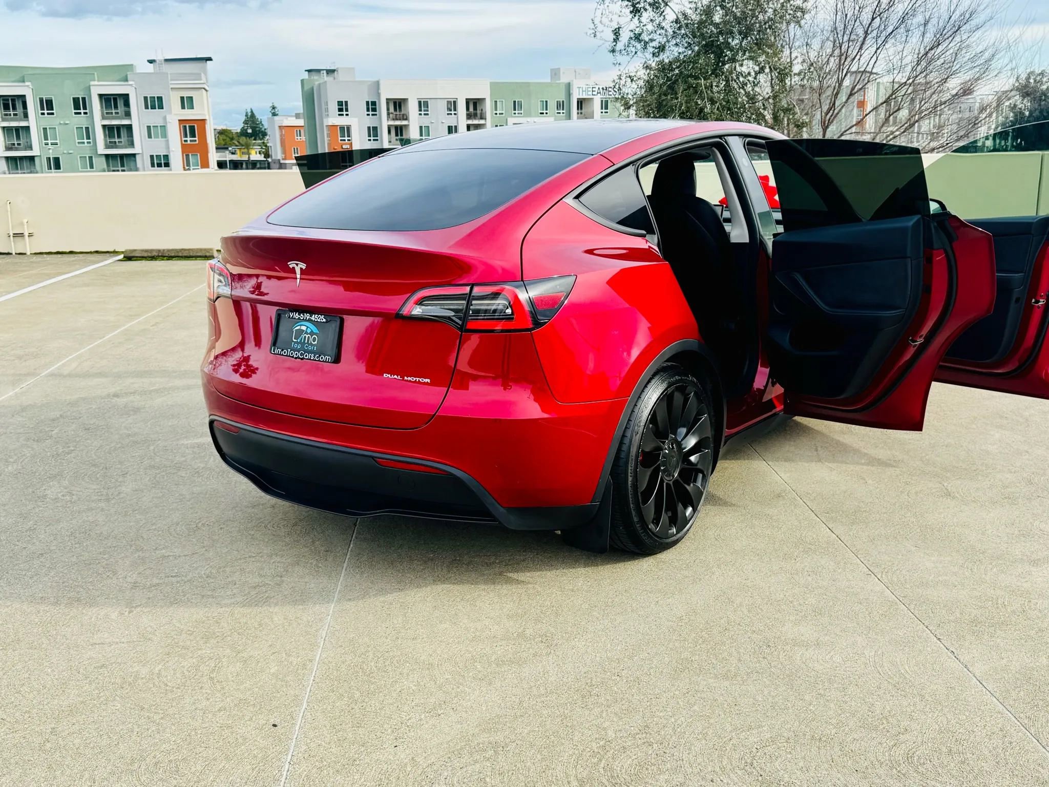 Used 2024 Tesla Model Y Performance image 41