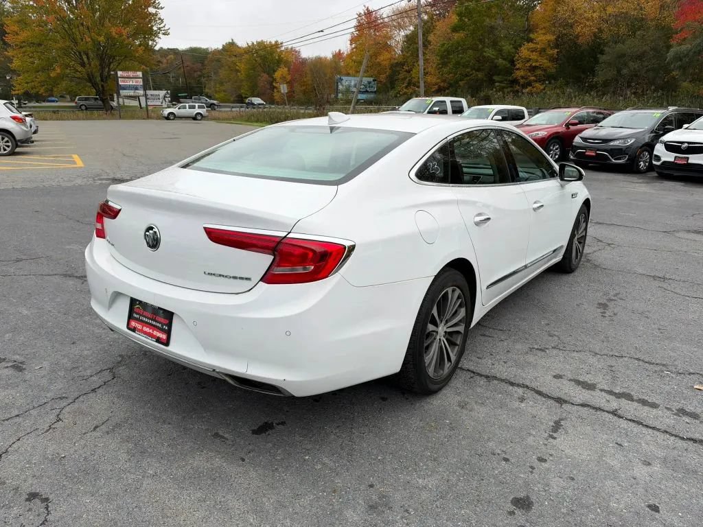 Used 2017 Buick LaCrosse Essence FWD image 8