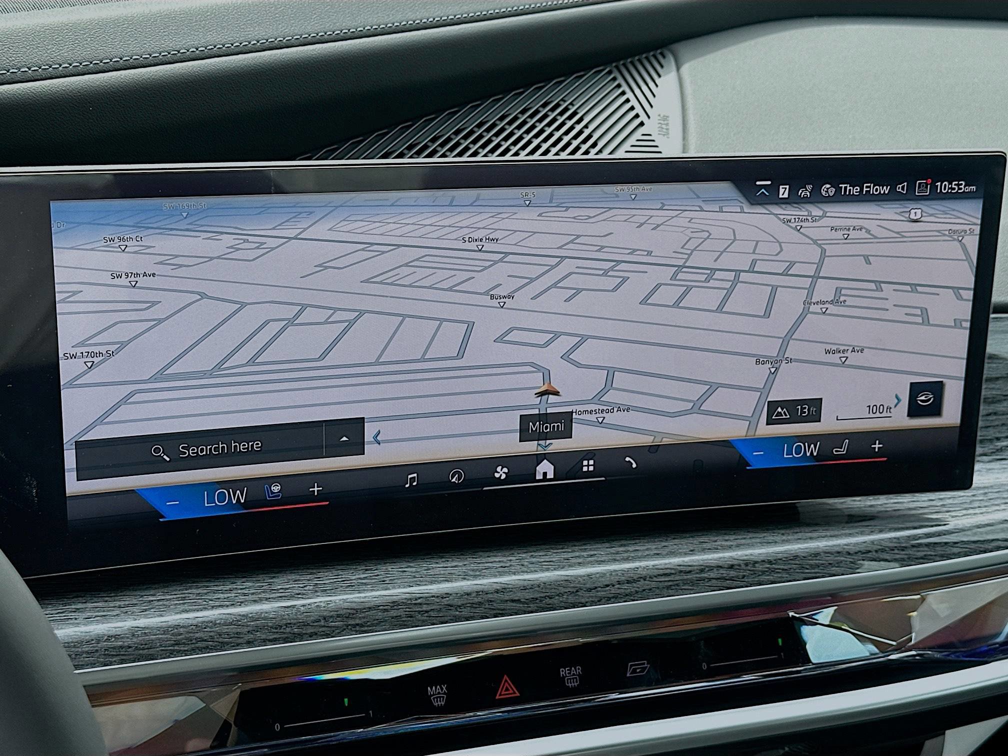 New 2026 BMW 750e xDrive image 11