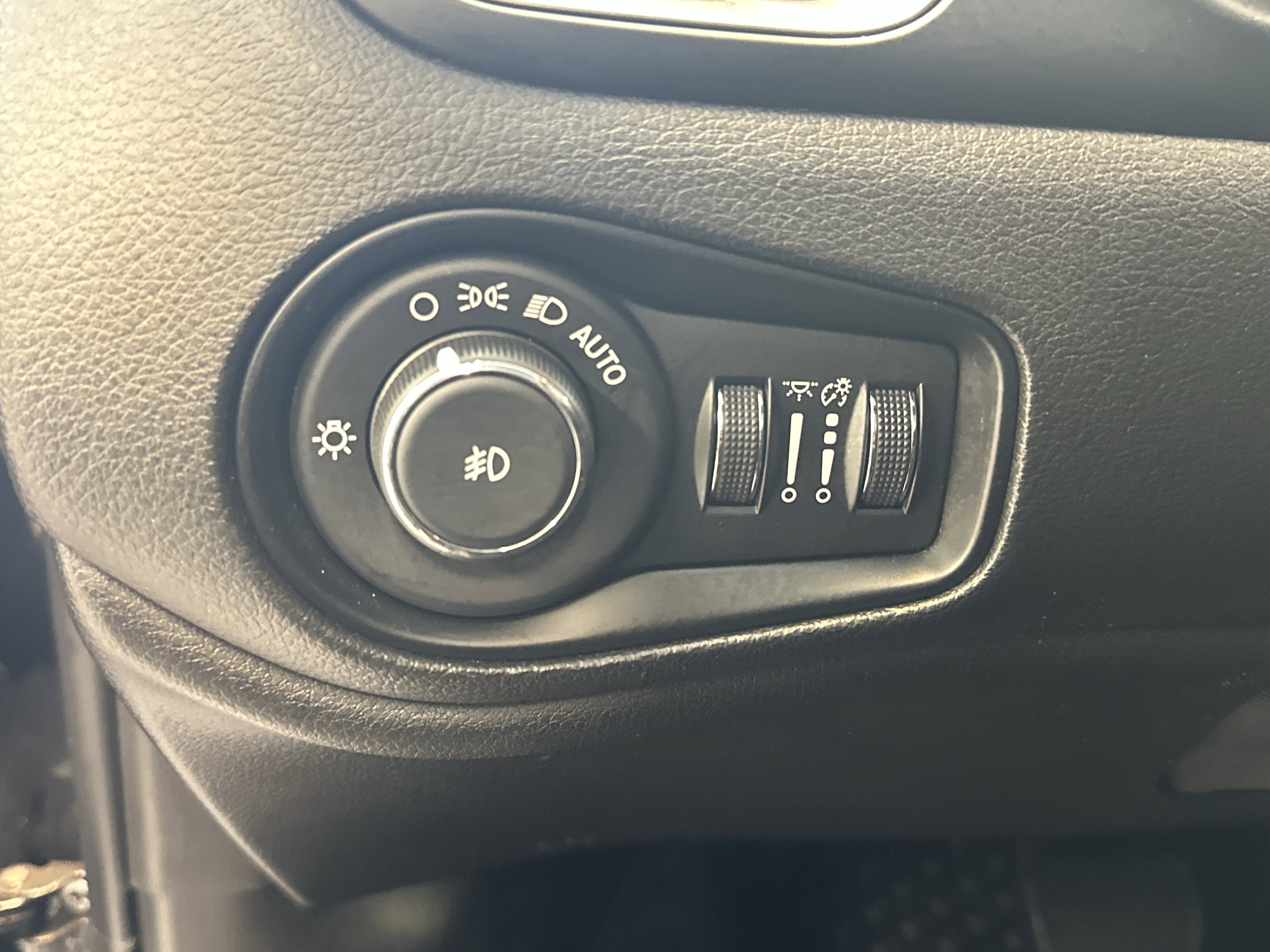 Used 2022 Jeep Renegade Latitude w/ Convenience Group image 21