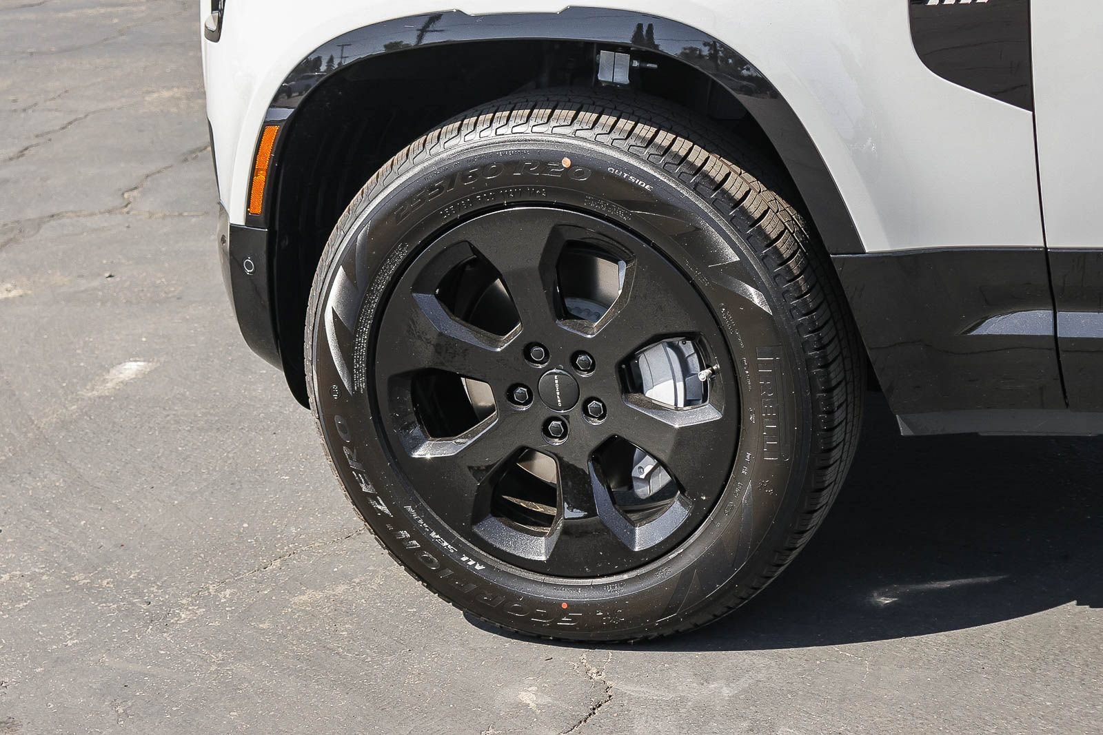 New 2026 Land Rover Defender 110 X-Dynamic SE AWD/4WD image 9