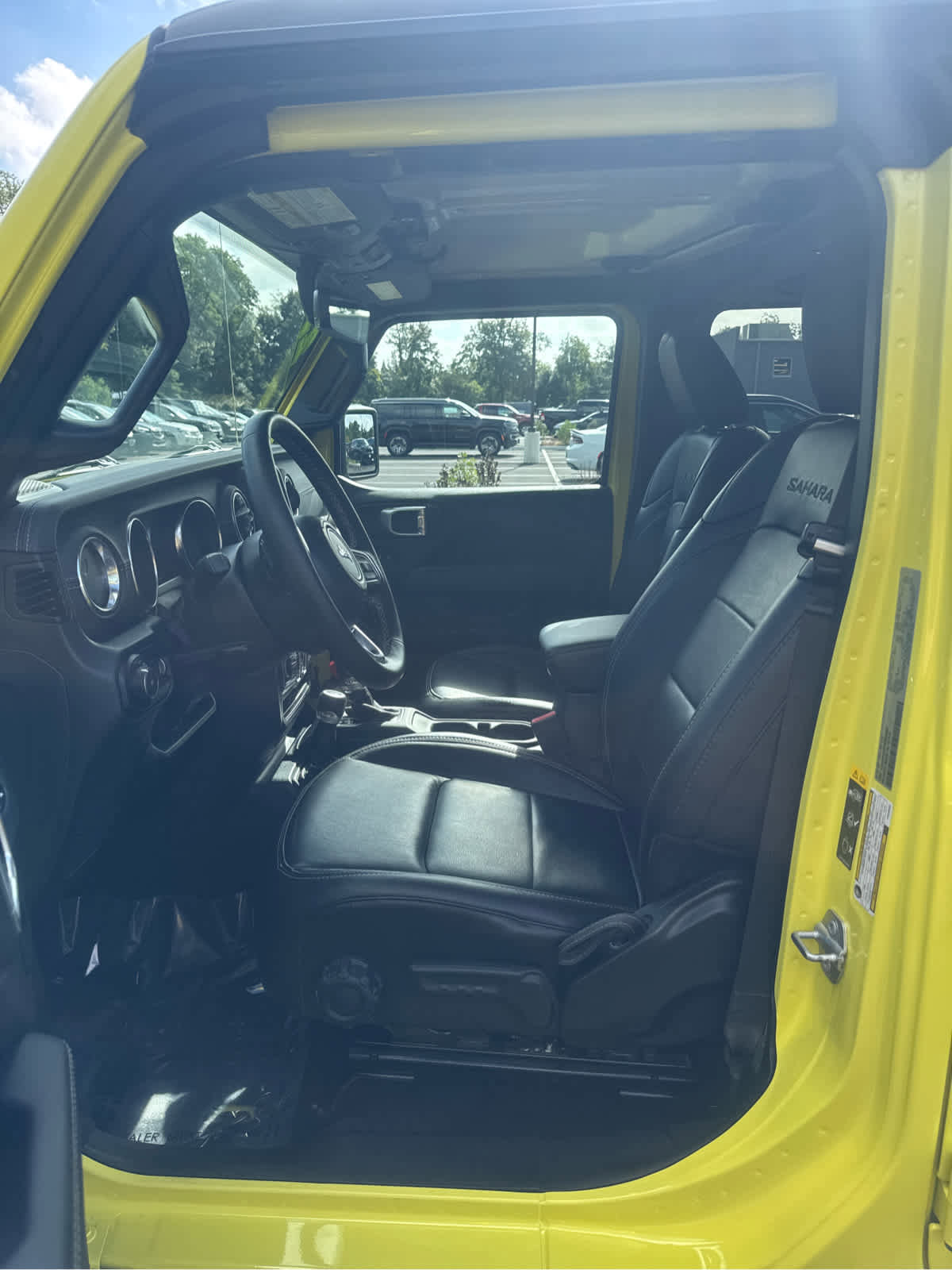 Certified 2023 Jeep Wrangler Sahara w/ Cold Weather Group image 14