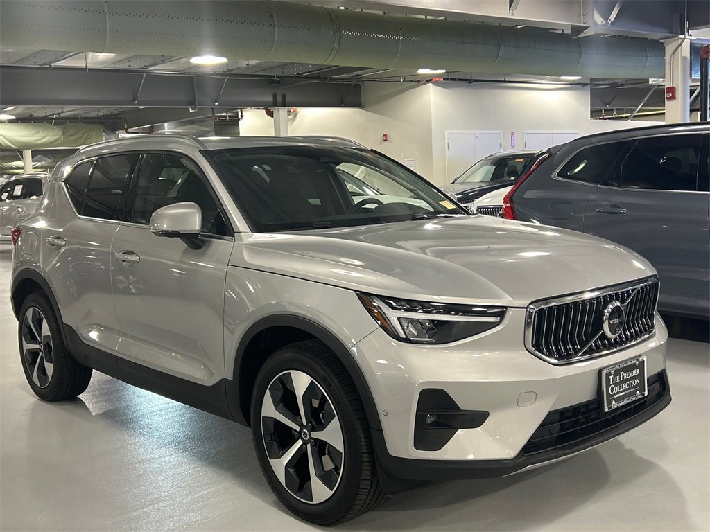 Certified 2025 Volvo XC40 B5 Plus