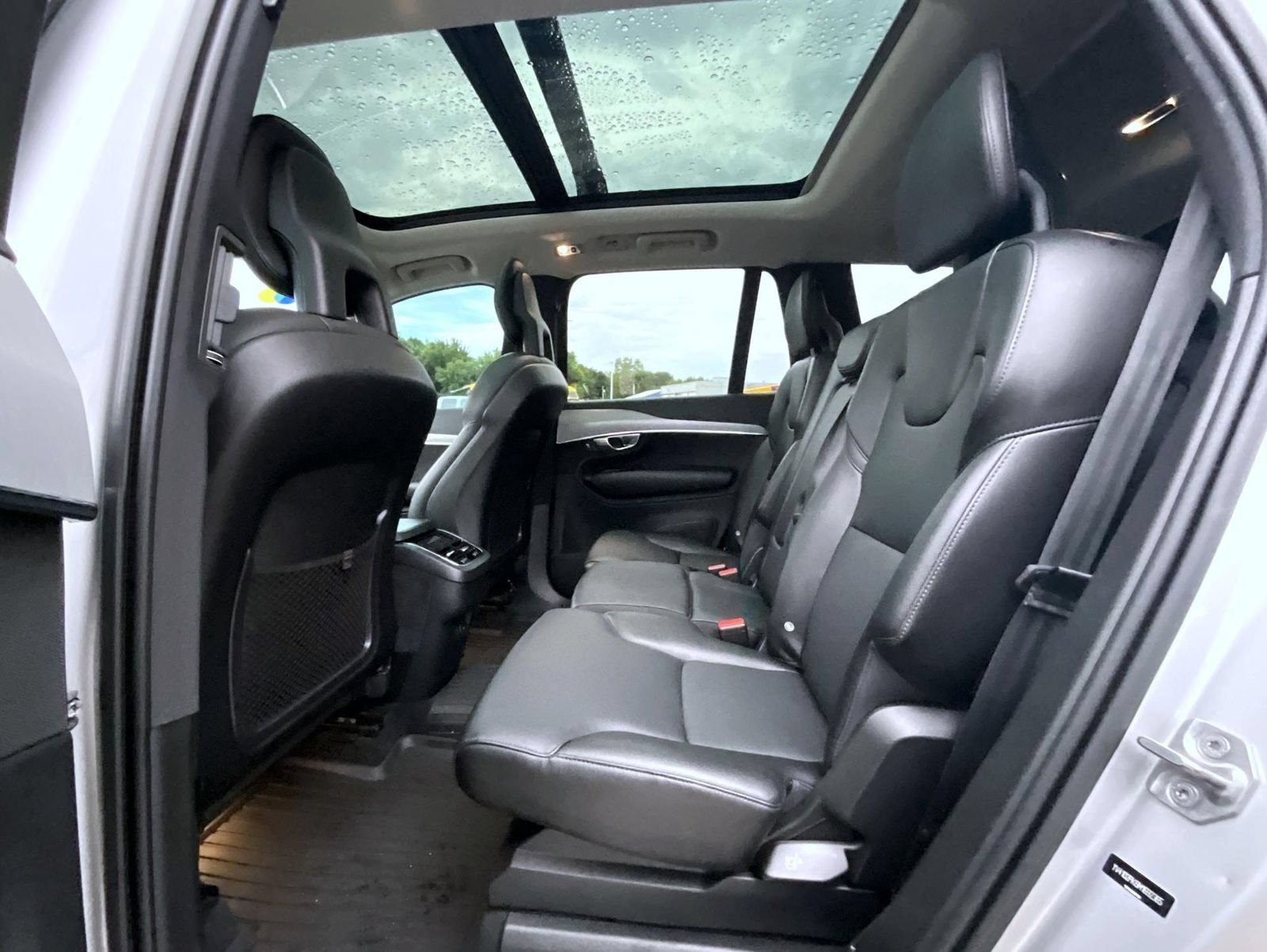 Used 2021 Volvo XC90 T5 Momentum w/ Advanced Package AWD/4WD image 24
