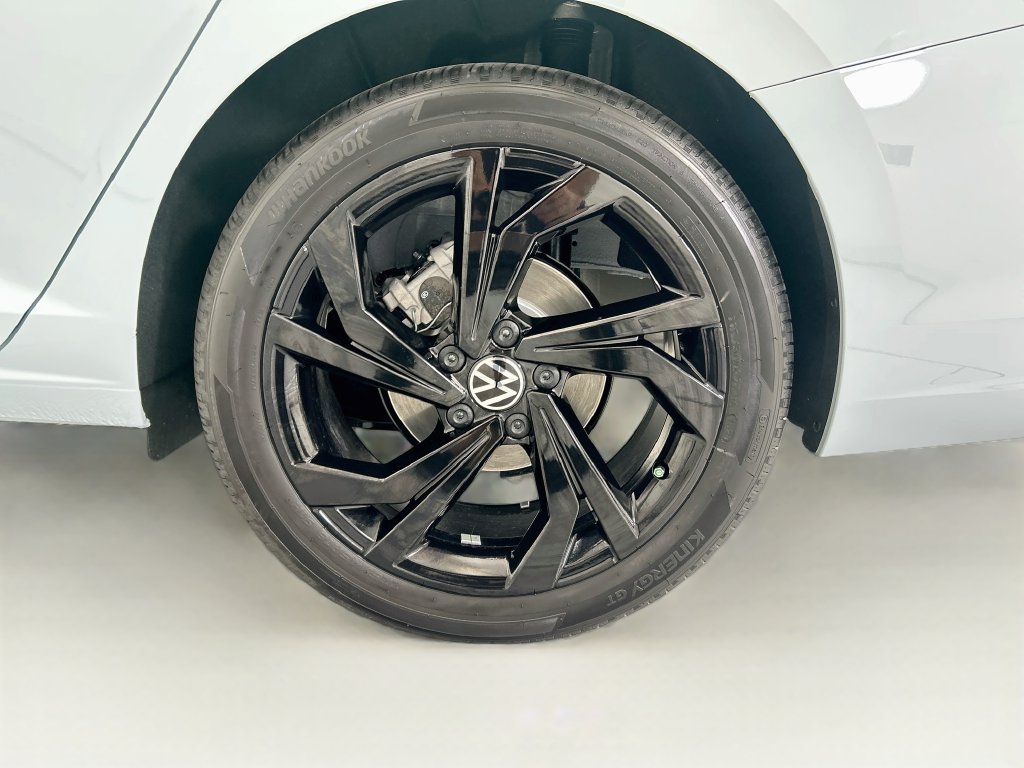 New 2027 Volkswagen Jetta SE FWD image 29