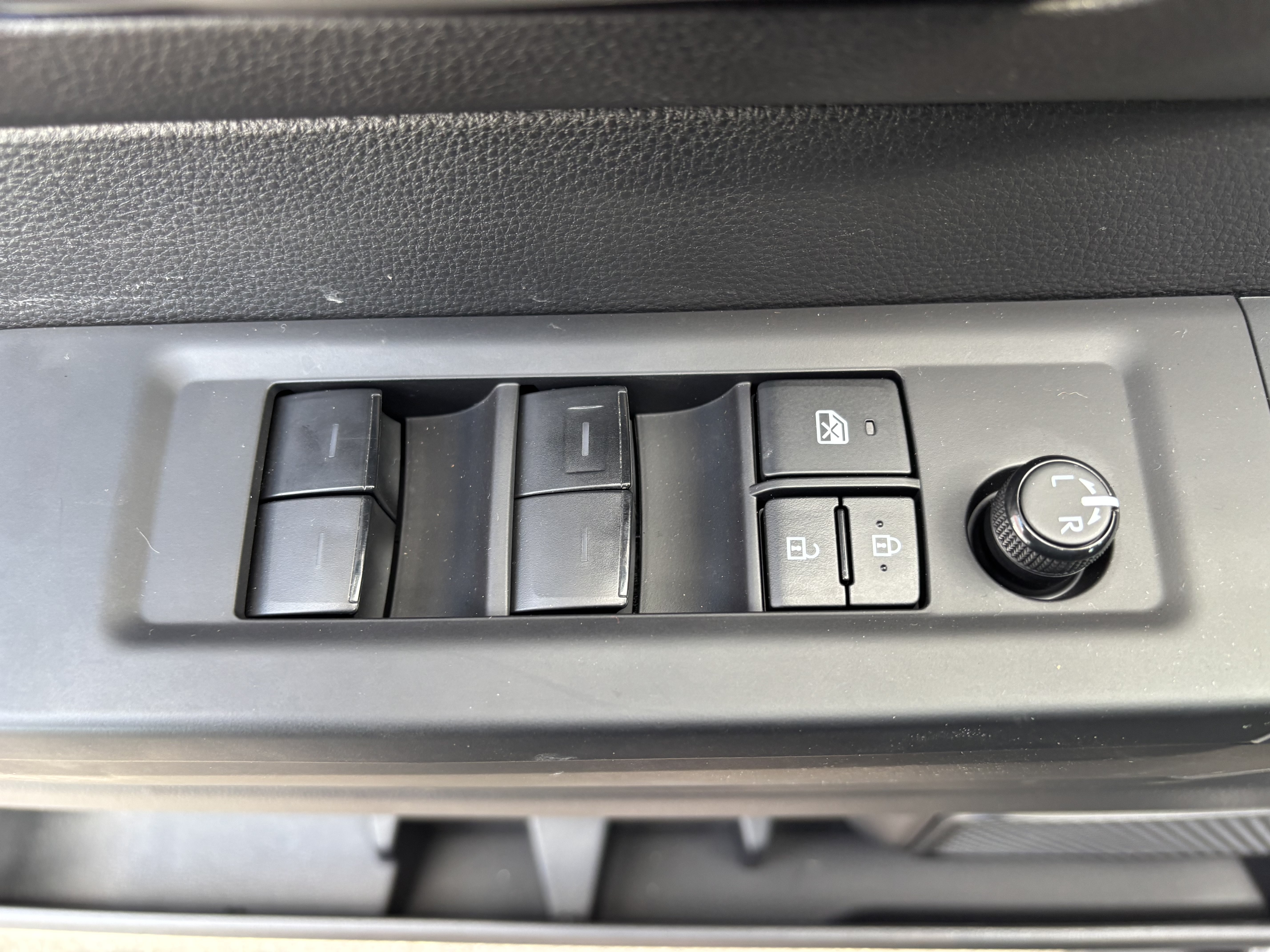 Used 2023 Toyota Tundra SR5 w/ SR5 Convenience Package AWD/4WD image 16