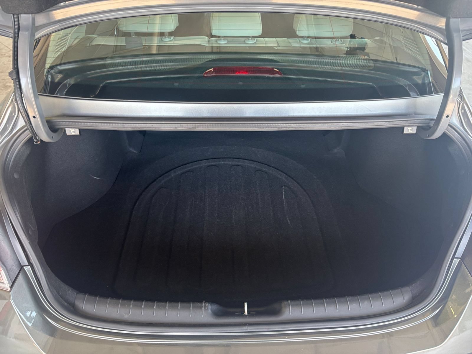 Used 2025 Hyundai Elantra Limited FWD image 32