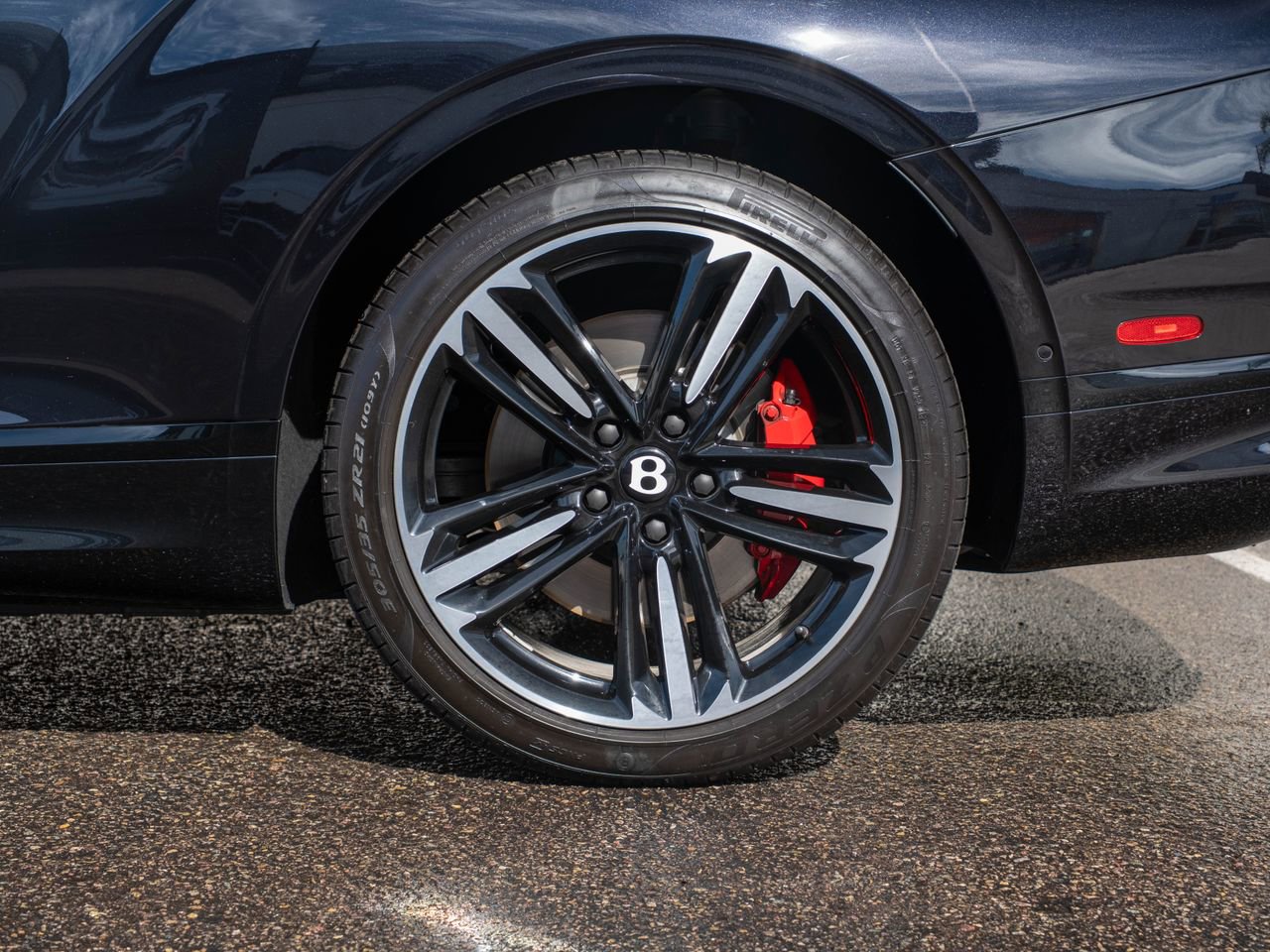 Used 2024 Bentley Continental GT S image 30