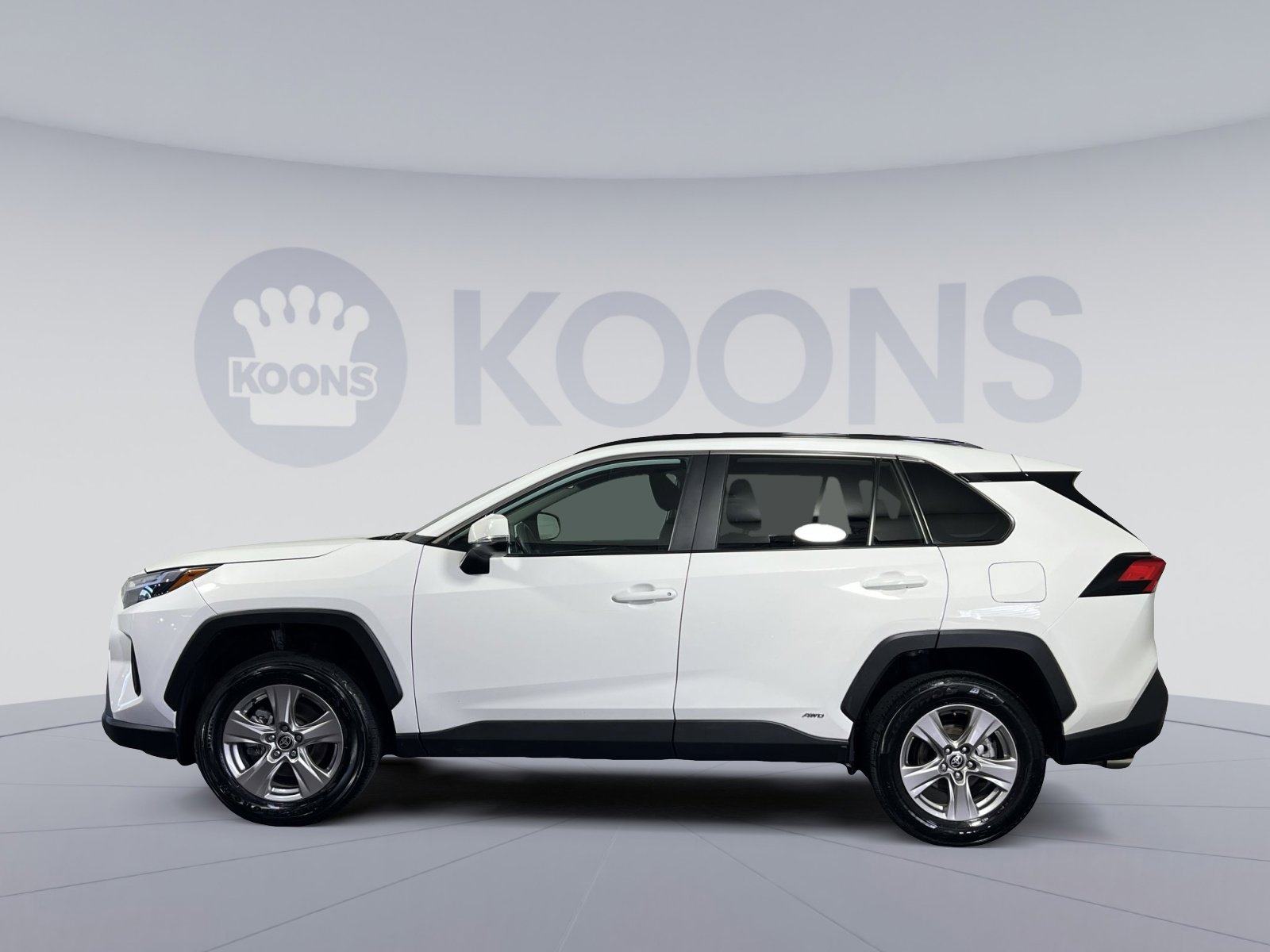 Used 2025 Toyota RAV4 XLE image 2