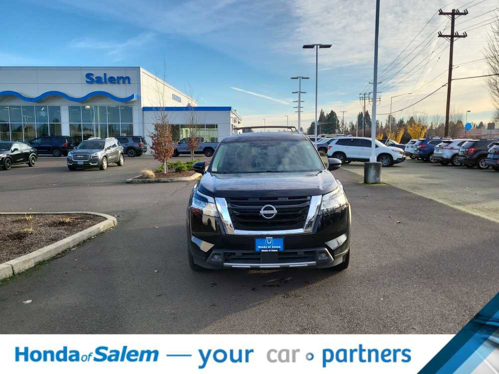 Used 2022 Nissan Pathfinder Platinum w/ Cargo Package image 6