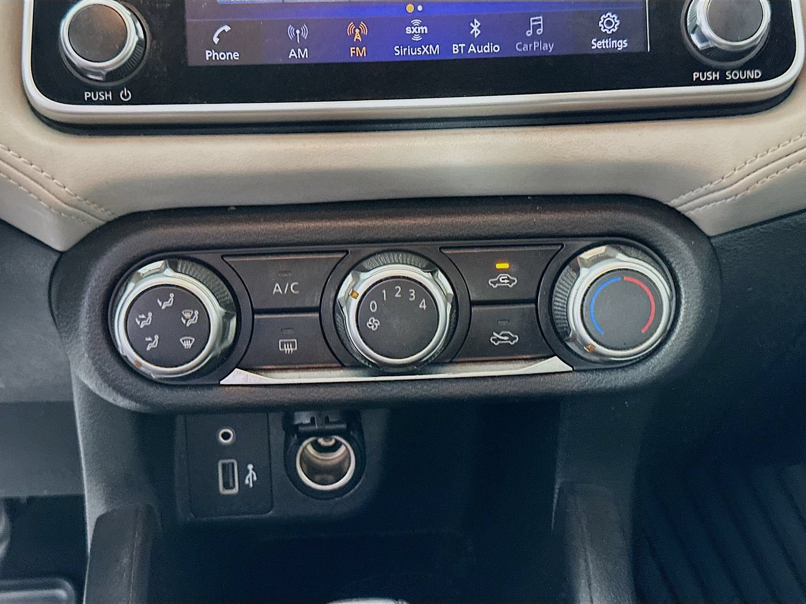 Used 2020 Nissan Versa SV FWD image 15