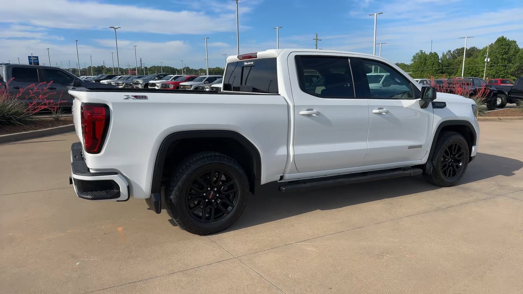 Used 2024 GMC Sierra 1500 Elevation w/ Elevation Premium Package AWD/4WD image 8