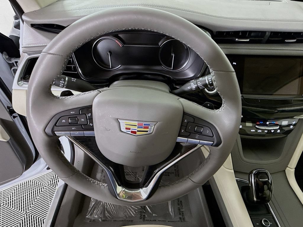 Used 2025 Cadillac XT6 Premium Luxury w/ LPO, Floor Liner Package AWD/4WD image 22