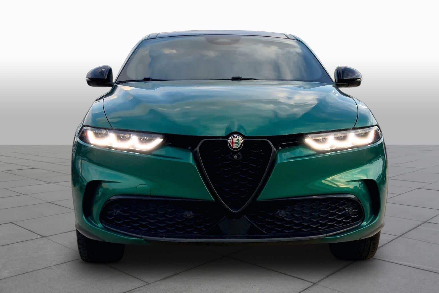 Used 2024 Alfa Romeo Tonale Veloce w/ Active Assist Package AWD/4WD image 4