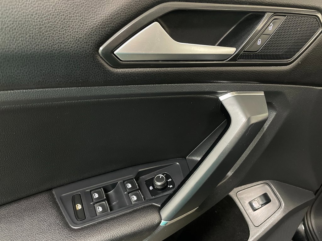 Used 2018 Volkswagen Tiguan SEL image 23