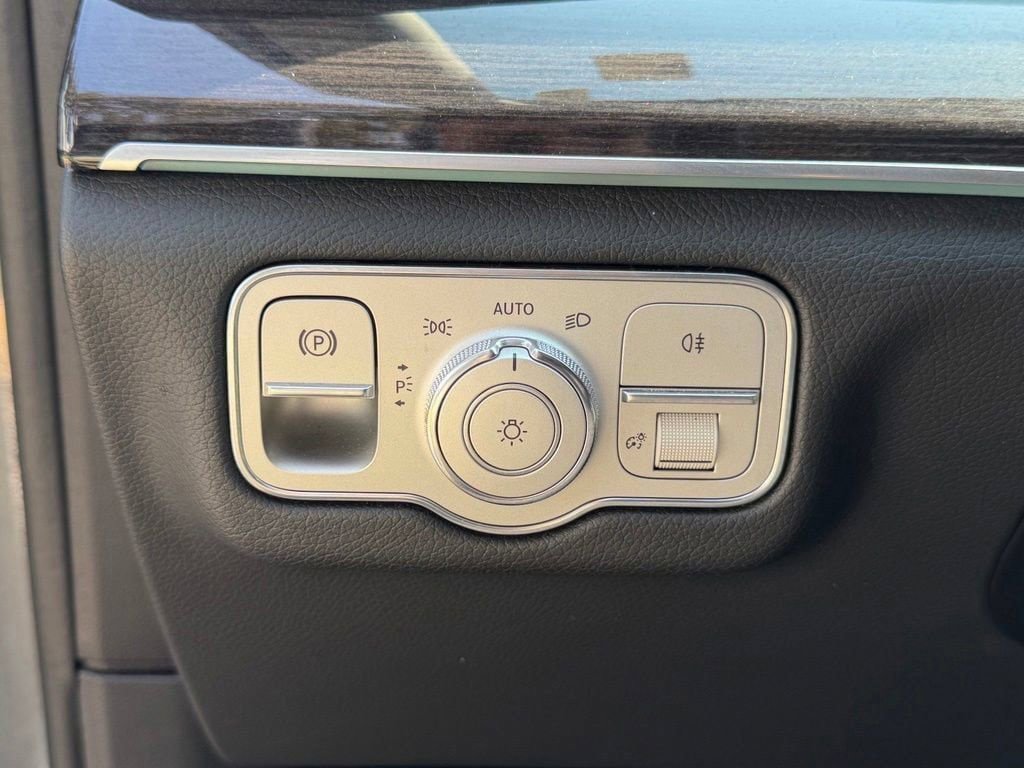 Used 2021 Mercedes-Benz GLE 350 4MATIC image 28