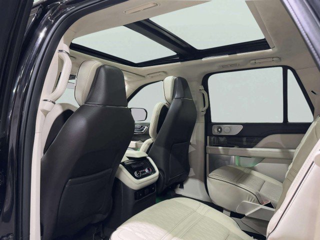 Used 2020 Lincoln Navigator L Black Label w/ Cargo Convenience Package image 43