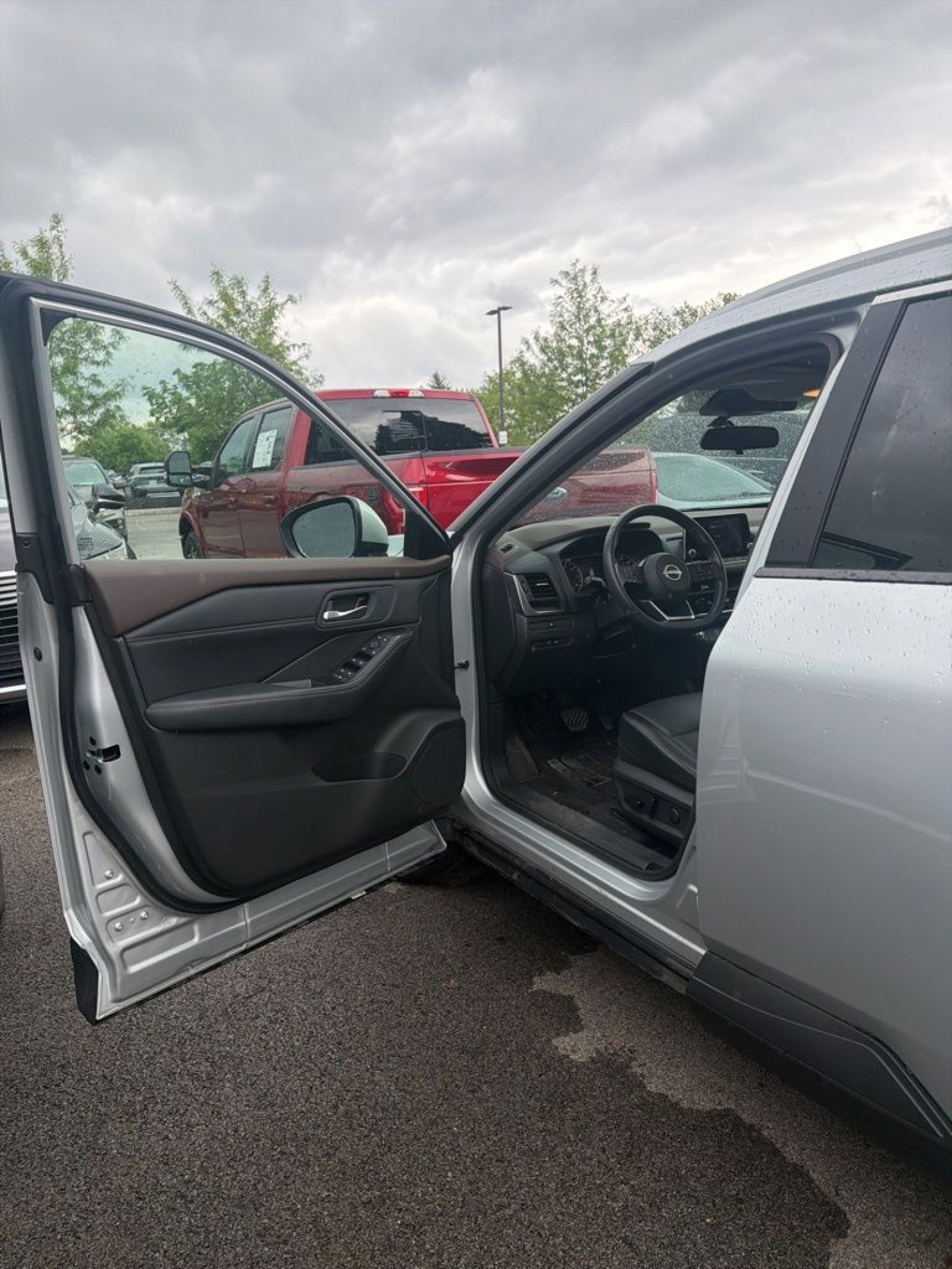 Used 2023 Nissan Rogue SV w/ SV Premium B Package AWD/4WD image 7