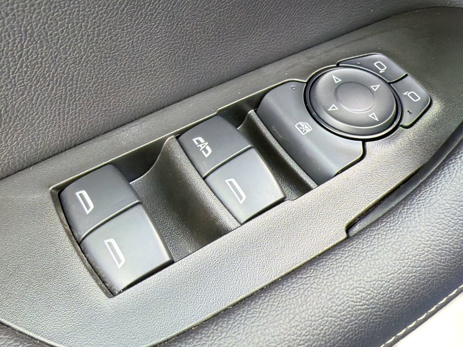 Used 2024 Chevrolet Blazer LT w/ Convenience Package FWD image 24