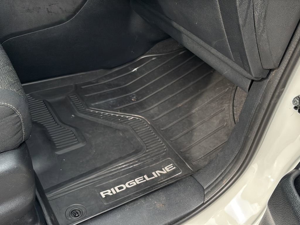 Used 2025 Honda Ridgeline Sport image 39