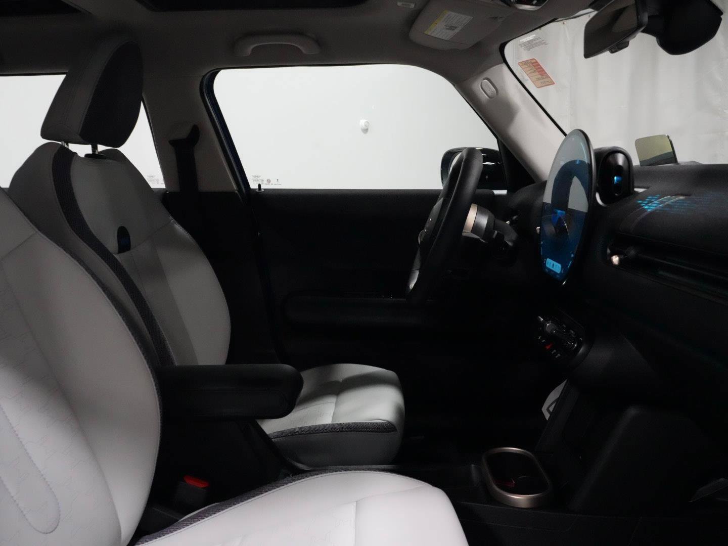 Certified 2025 MINI Cooper S image 6