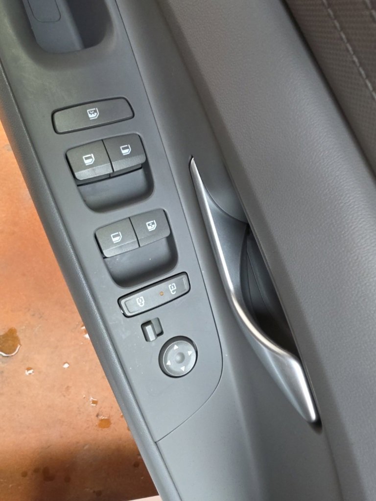 Certified 2024 Hyundai Elantra SEL image 23