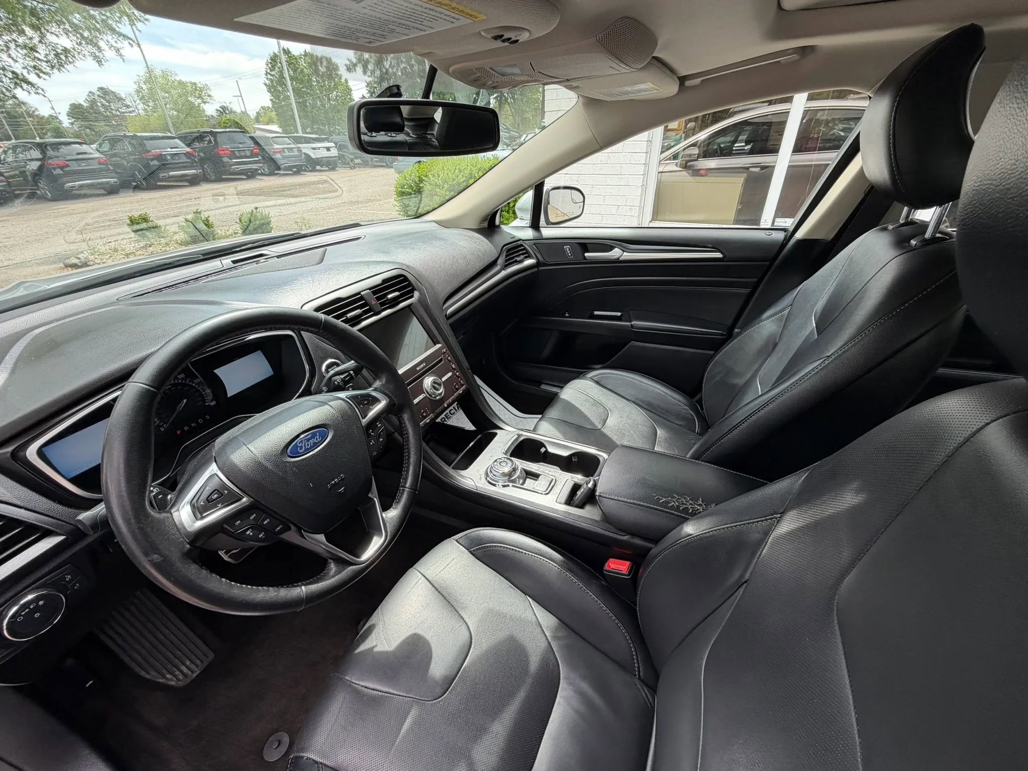 Used 2018 Ford Fusion Titanium image 19