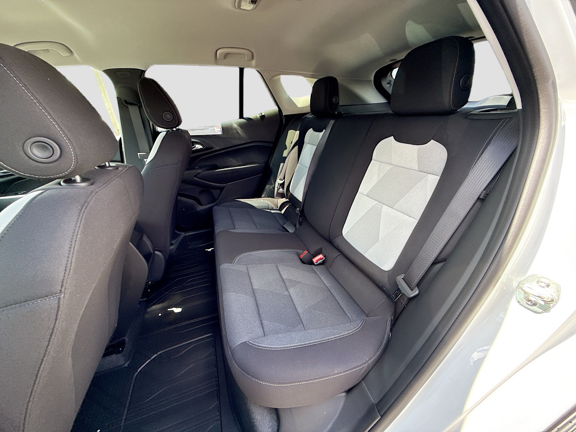 Used 2026 Chevrolet Trax LS FWD image 19