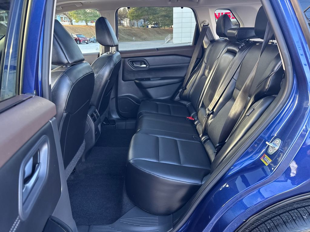 Used 2023 Nissan Rogue SV w/ SV Premium Package image 26