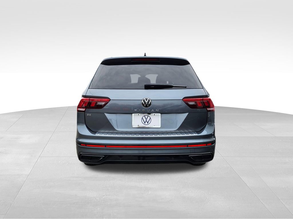 Certified 2022 Volkswagen Tiguan SE R-Line image 5