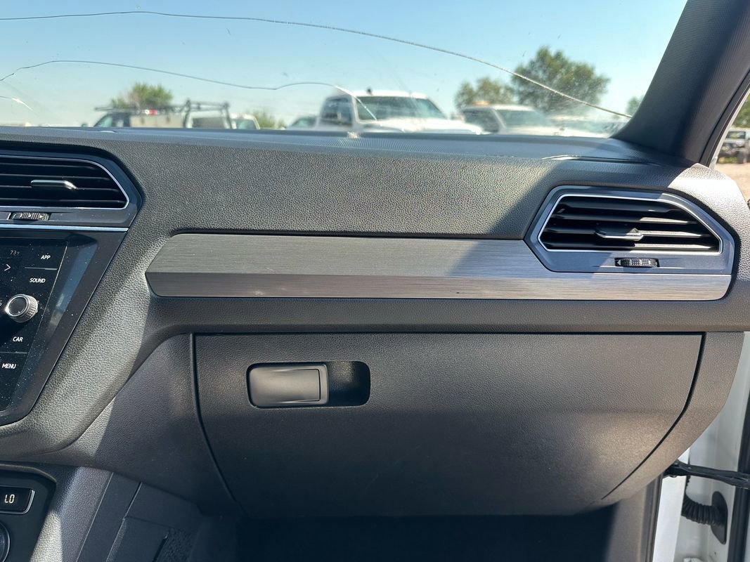 Used 2020 Volkswagen Tiguan SE R-Line w/ 3rd Row Seat Package image 21