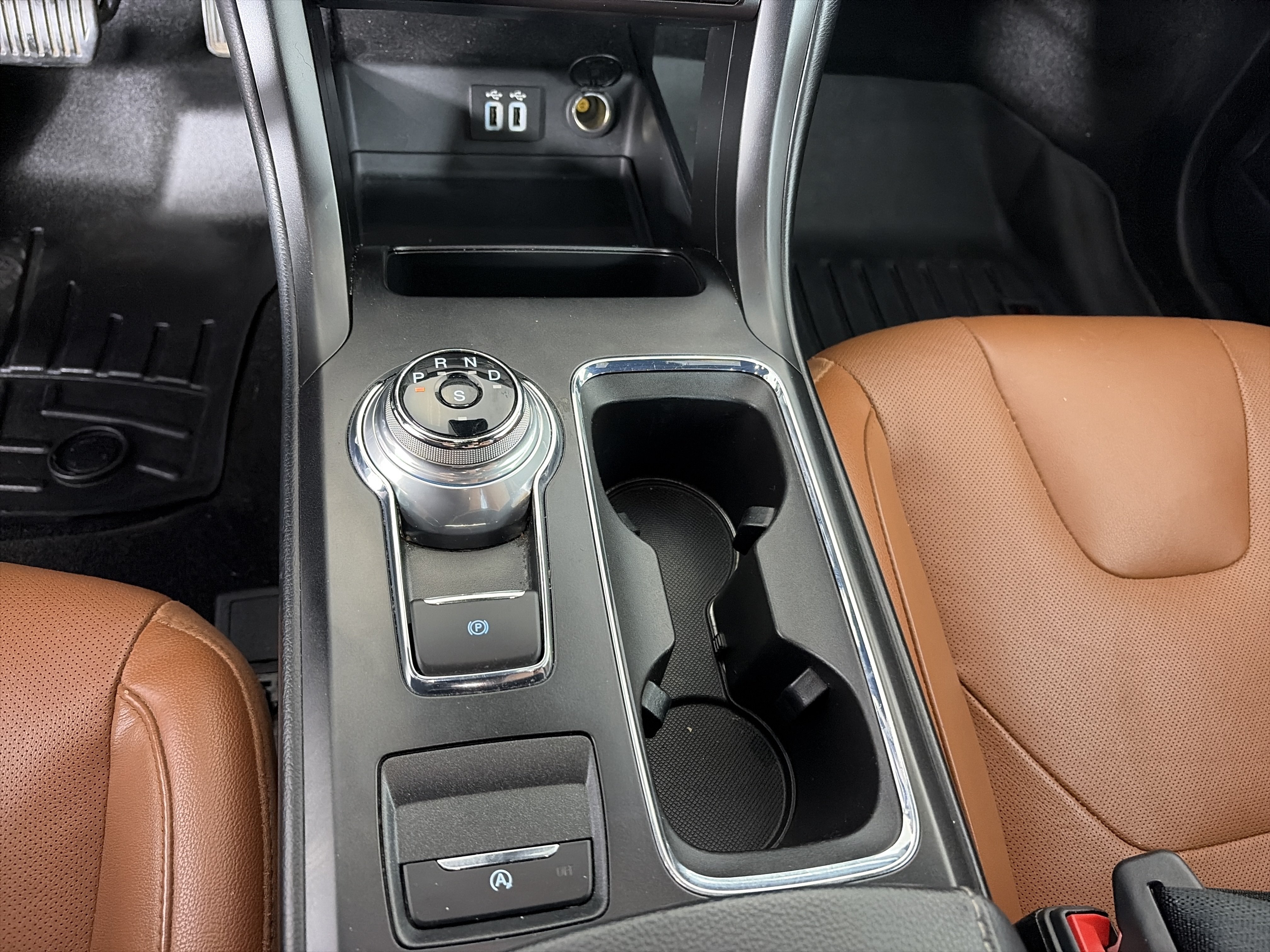 Used 2019 Ford Fusion Titanium FWD image 25