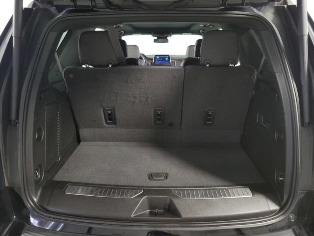 Used 2023 Chevrolet Tahoe Z71 w/ Luxury Package AWD/4WD image 28