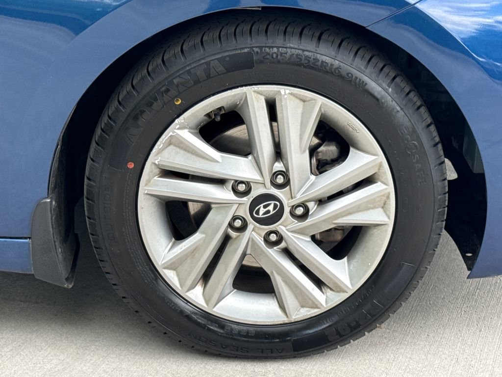 Used 2020 Hyundai Elantra SEL image 11