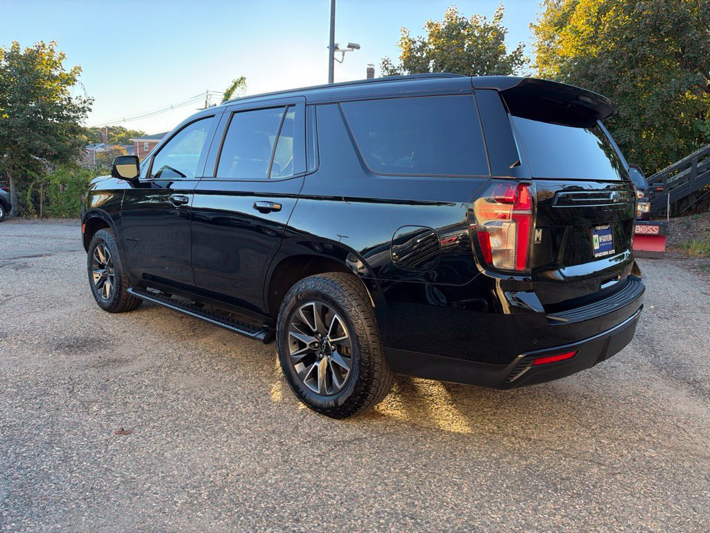 Used 2023 Chevrolet Tahoe Z71 w/ Luxury Package AWD/4WD image 3