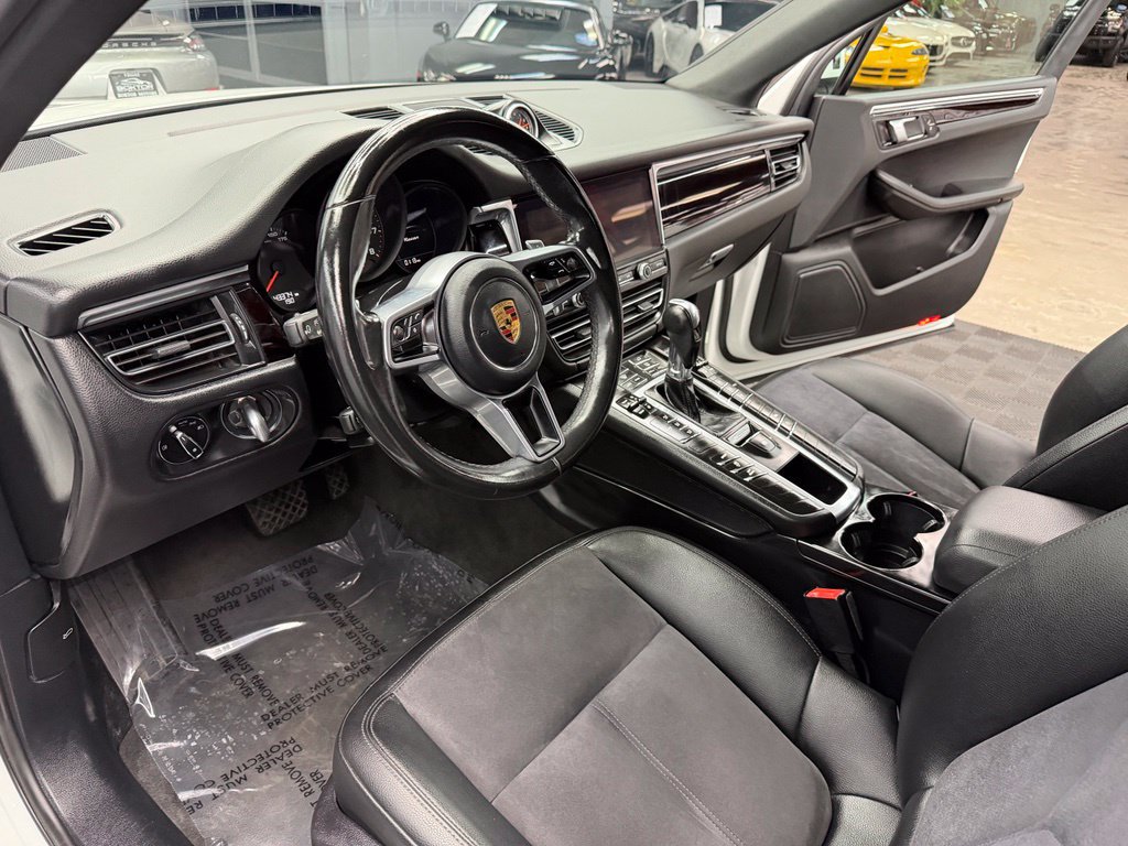 Used 2021 Porsche Macan AWD/4WD image 35