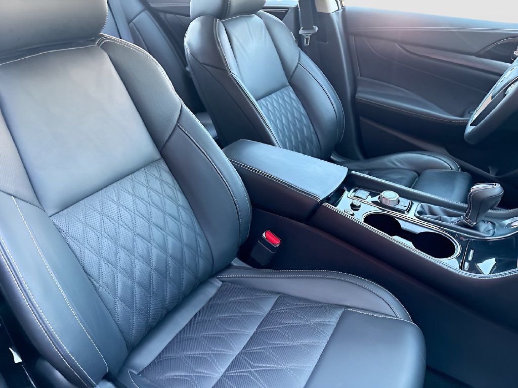 Used 2023 Nissan Maxima Platinum w/ Sport Mat Group FWD image 29