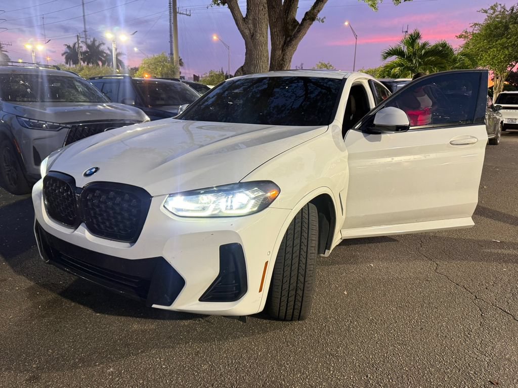 Used 2022 BMW X4 xDrive30i w/ M Sport Package AWD/4WD image 1