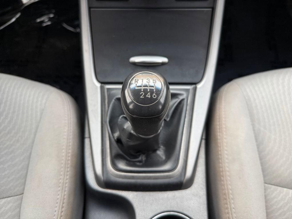 Used 2014 Hyundai Elantra SE FWD image 12
