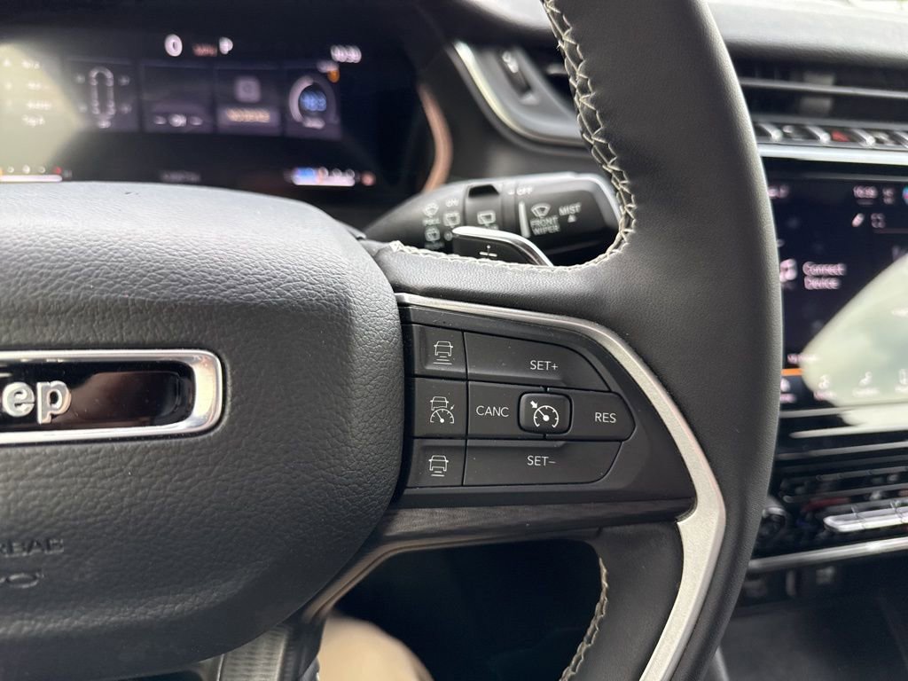 Used 2024 Jeep Grand Cherokee Altitude image 28