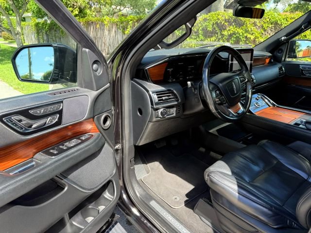 Used 2019 Lincoln Navigator L Reserve w/ Cargo Package image 10