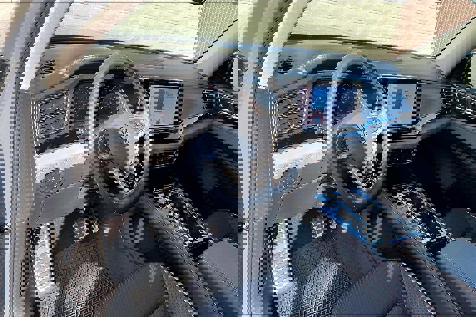 Certified 2024 Volkswagen Atlas Peak Edition SE image 14