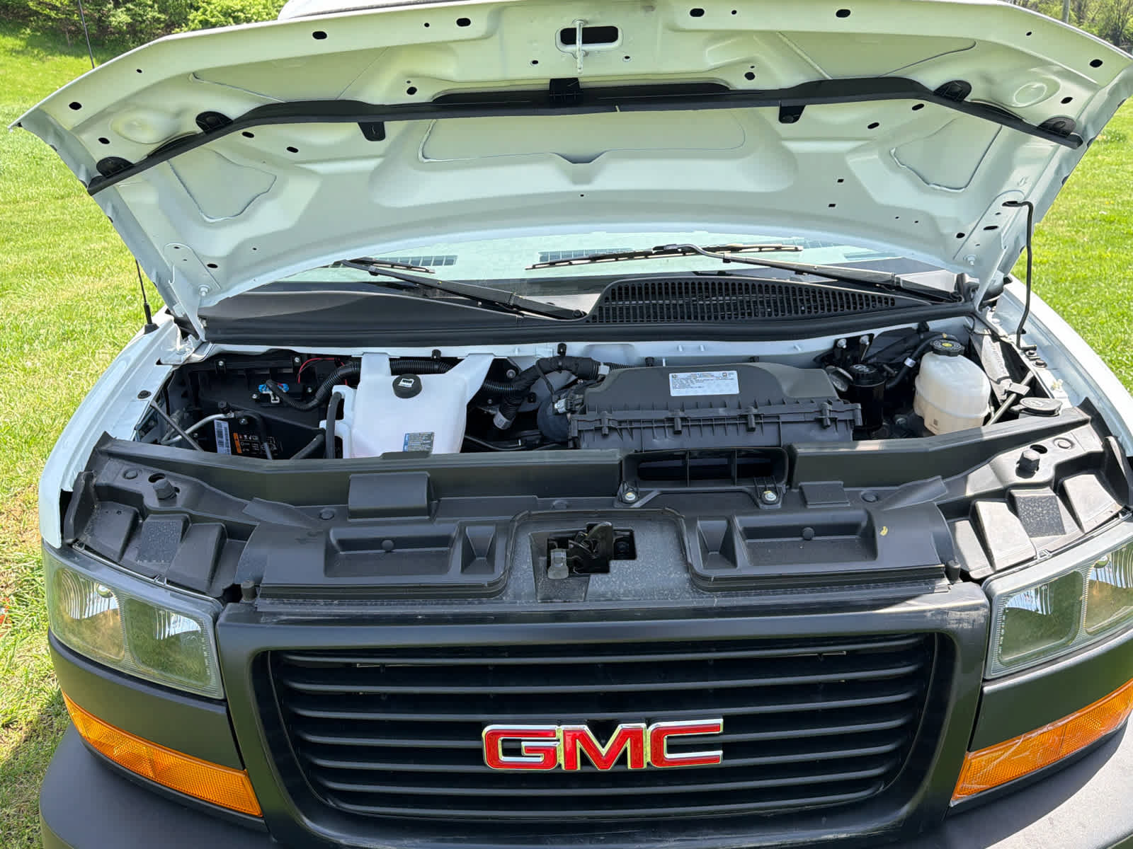 New 2025 GMC Savana 2500 w/ Driver Convenience Package RWD image 6