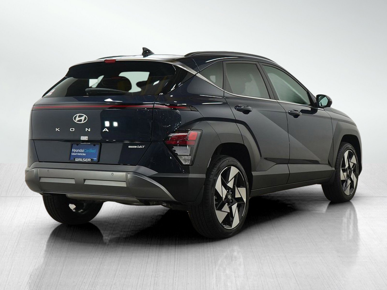Certified 2024 Hyundai Kona Limited AWD/4WD image 5