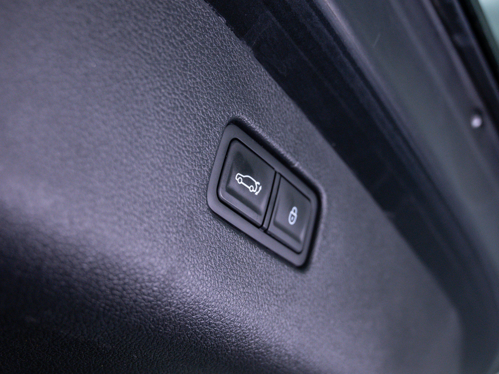 Used 2024 Genesis GV70 2.5T w/ Advanced Package AWD/4WD image 9