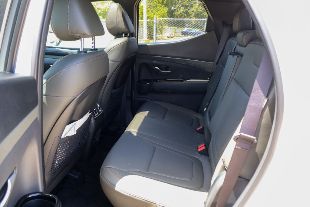 Certified 2025 Hyundai Santa Cruz Limited AWD/4WD image 9