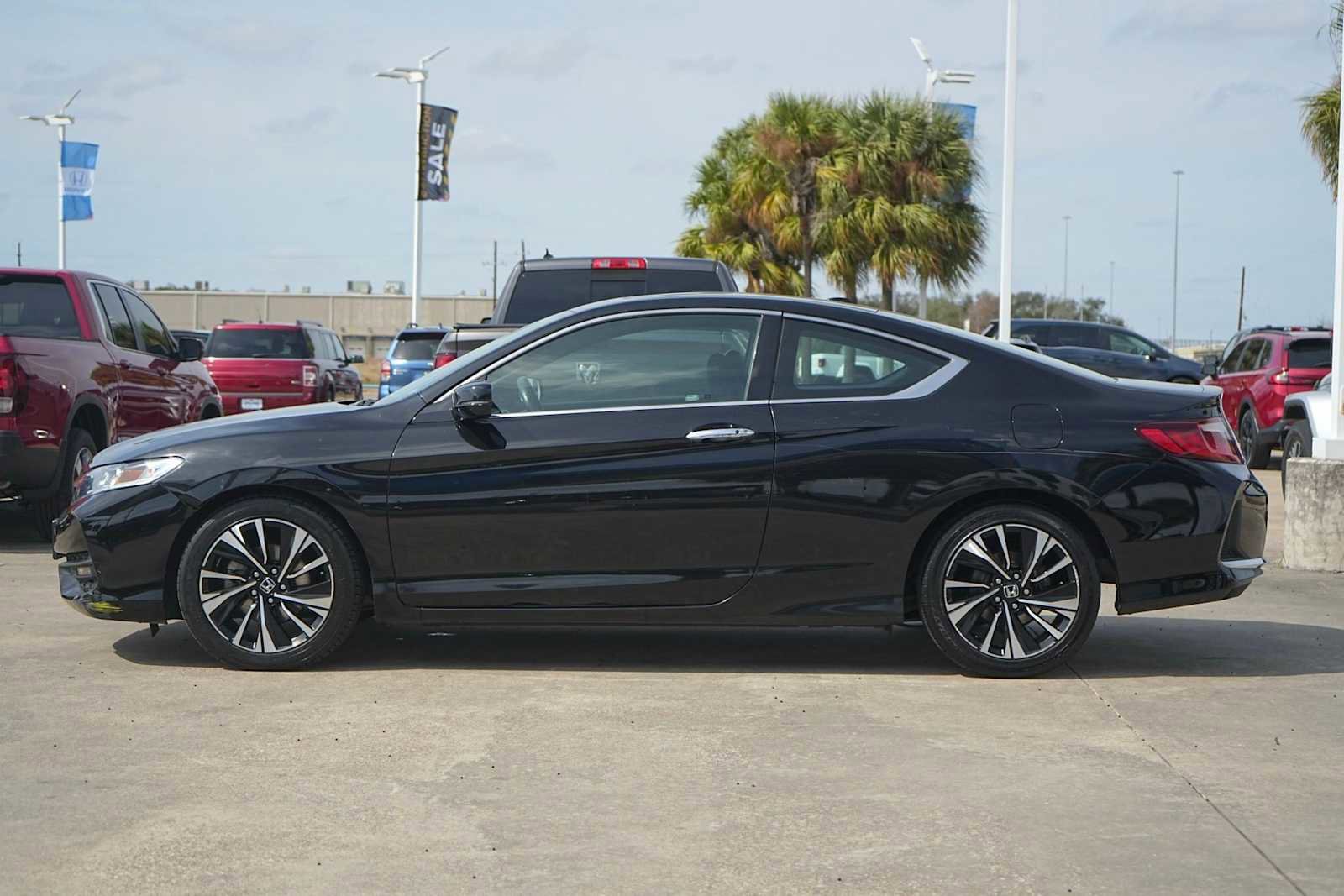 Used 2017 Honda Accord EX-L image 3
